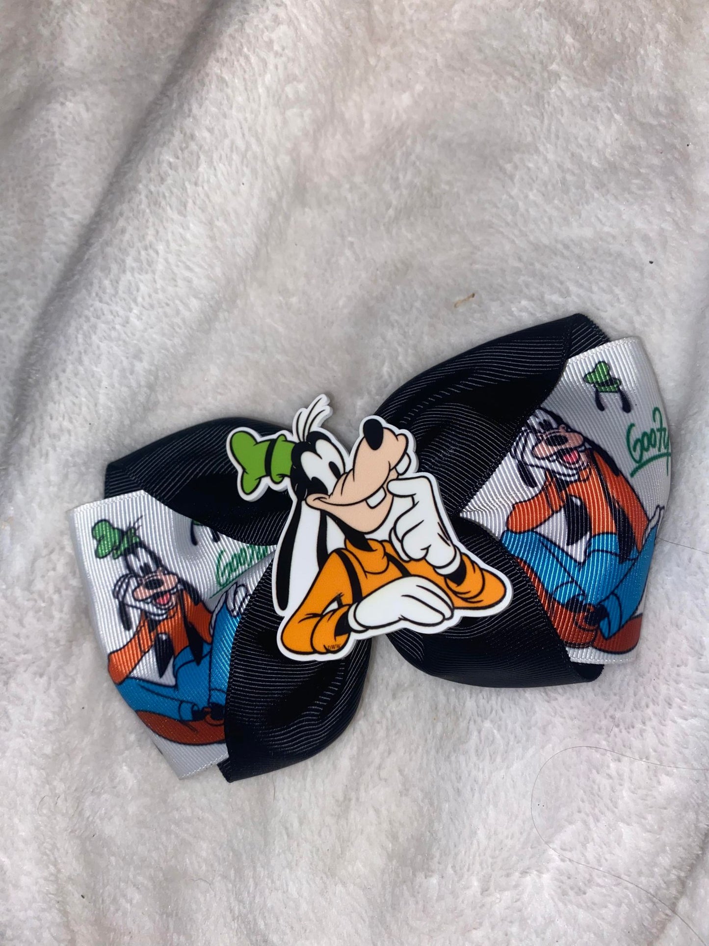 Goofy Bow